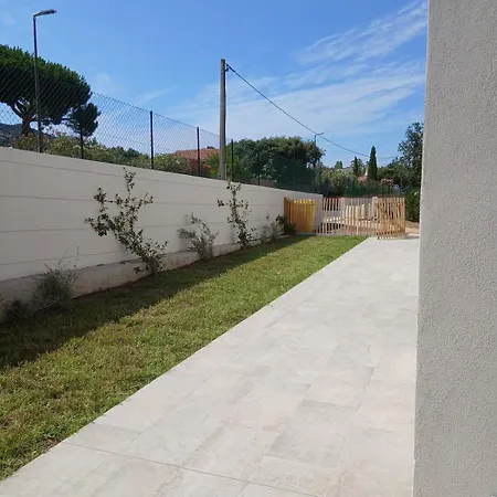 Charmante Maison Neuve Proche Et Commerces * קאלבי