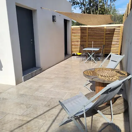 Charmante Maison Neuve Proche Et Commerces קאלבי