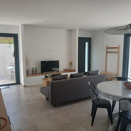 Charmante Maison Neuve Proche Et Commerces 別荘 *